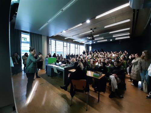 Rege Nachfrage erfuhren die vielen Informationsvorträge und Schnuppervorlesungen, etwa an den Fachbereichen Sozial- und Kulturwissenschaften oder Wirtschaftswissenschaften. Foto: Sabine Evertz